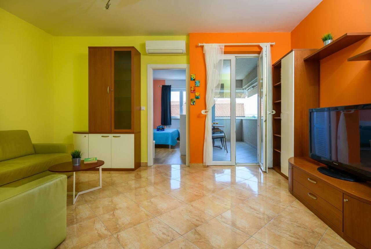 Apartment Sugar Ровінь Екстер'єр фото