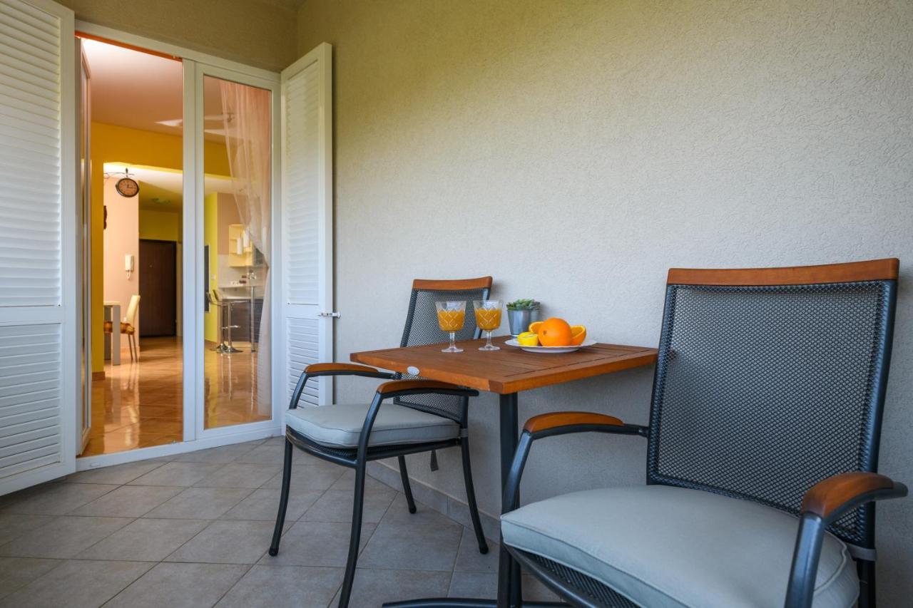 Apartment Sugar Ровінь Екстер'єр фото