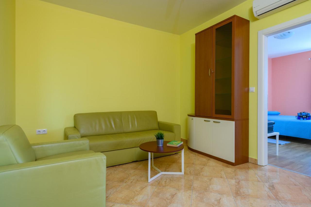 Apartment Sugar Ровінь Екстер'єр фото